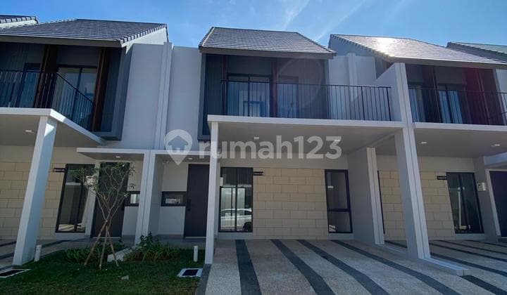 Affordable Rent for a New 3-Story House in Wisteria Cluster, Metland Menteng