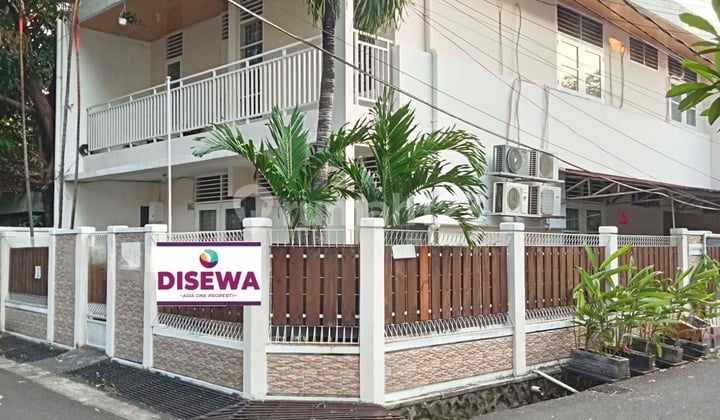 Rumah 2 Lt Full Furnished Di Rawamangun, Jakarta Timur