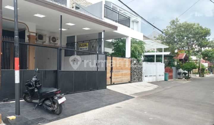 Rumah Modern 2,5 Lt Baru Renov Semi Furnished di Pondok Kelapa