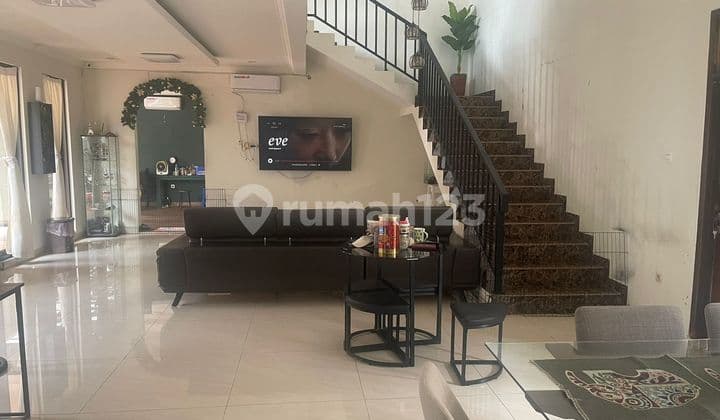 Rumah Modern 2 Lt Luas 545 M² di Jaticempaka, Pondok Gede, Bekasi