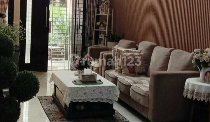 Rent a Nice 2-Story Furnished House in North Bekasi, Near Summarecon