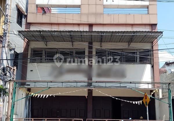 For Rent 3-Story Commercial Space on Jalan Urip Sumoharjo, Business & Commercial Area, Klitren, Gondokusuman, Yogyakarta