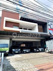 Aset Komersial Super Premium, Ruko 3 Lantai di Ring Road Utara.
