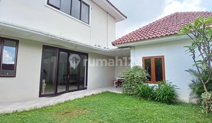 2-Story House in Soragan, Kasihan Bantul, 100 Meters from RSKIA Adinda & Close to Malioboro