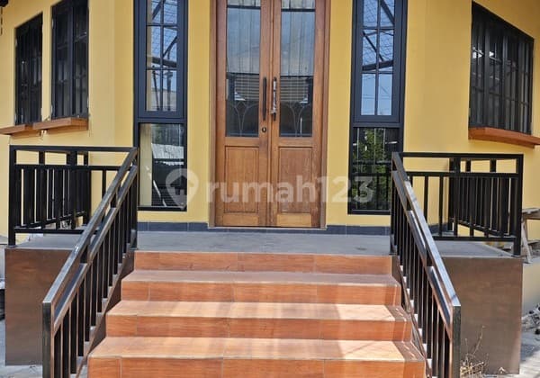 Ruko Strategis 3 Lantai di Jalan Parangtritis, Mantrijeron, Yogyakarta