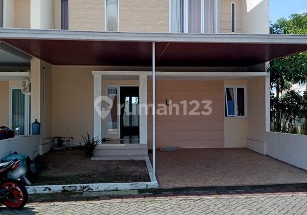 Rumah 2 Lantai Full Furnished Didalam Perum Tridadi, Sleman.