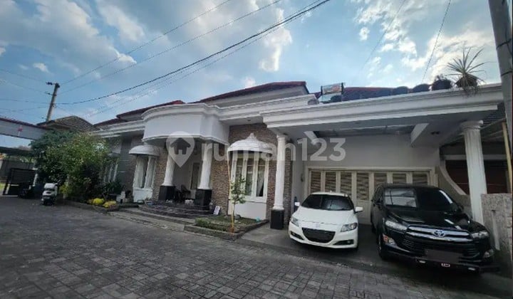 Rumah Mewah Semi Furnish di Perumahan Dekat Pusat Kota Yogyakarta
