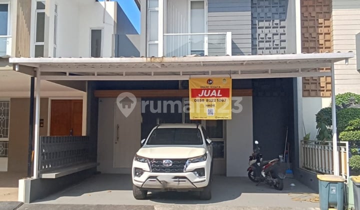 For Sale: Grand Wisata 2-Story House in a Cluster, Ready to Live In, Land Area 126 sqm, 3+1 Bedrooms, 24-Hour Security, Close to Living World Mall, Access to Tambun Grand Wisata Toll Gate, Bekasi.
