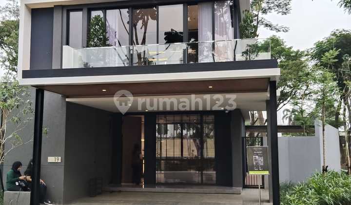 Rumah Premium Bentley 2 Lantai 4 Kamar Tidur bisa KPR Dekat Uph
