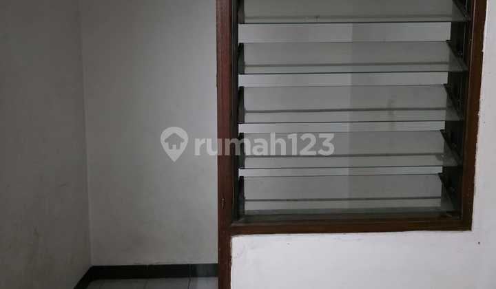 Disewakan Rumah Duta Garden Jakarta Barat