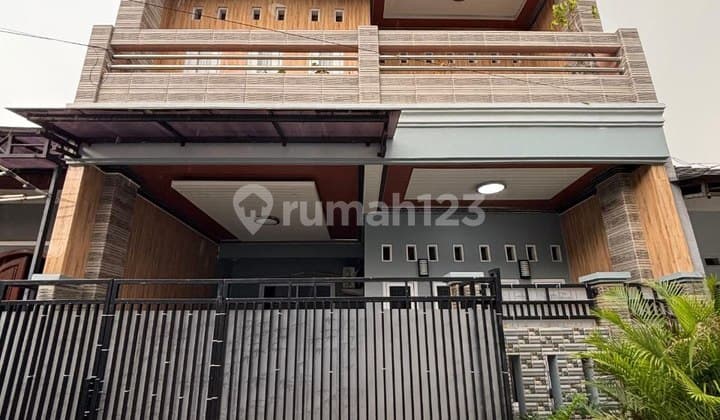 Rumah 2 Lantai Siap Huni Bebas Banjir SHM Dalam Perumahan Bintara