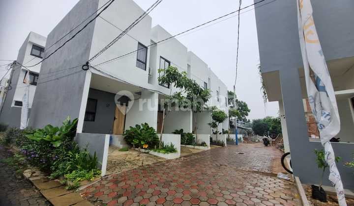 Rumah 5 menit ke LTR Ciracas, Full Bata Merah, Aman Nyaman Asri