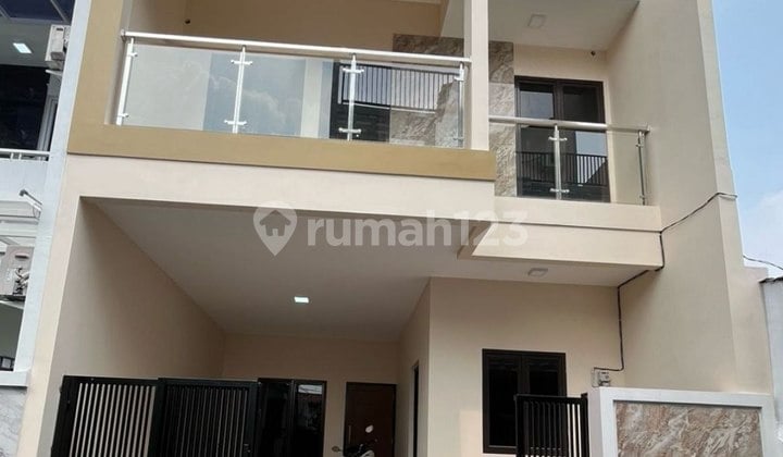 Rumah Siap Huni, 2 Lantai, SHM, Bebas Banjir, Akses Mobil Bintara