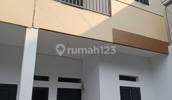 Rumah Murah 2 Lantai SHM Bebas Banjir 5 Menit ke Gerbang Kutek Ui