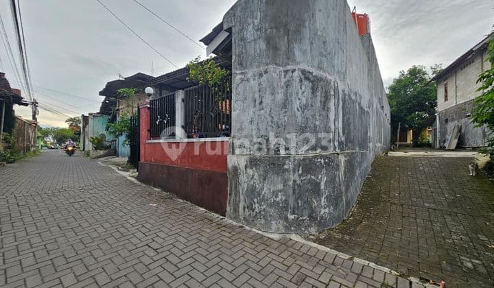 Dijual Kost Strategis Dekat Kampus, Cashflow & Potensi Naik