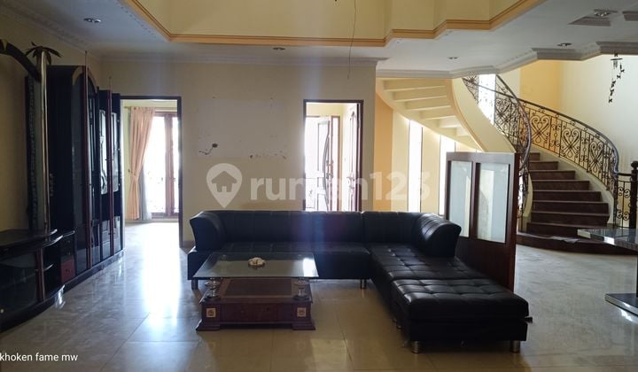 Dijual Rumah Mewah Semi Furnished Siap Huni Lokasi di Daerah Pasteur Bandung