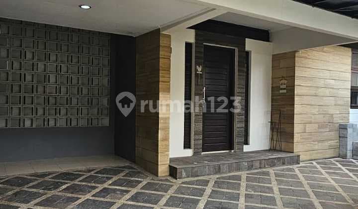 For Sale: A Ready-to-Occupy House in a Comfortable and Safe Environment, Strategic Location in the Sumber Sari Complex, Bandung