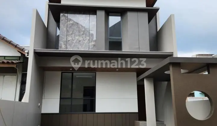 Dijual Rumah 2 Lantai Siap Huni Modern Minimalis Lokasi di Setra Duta Bandung