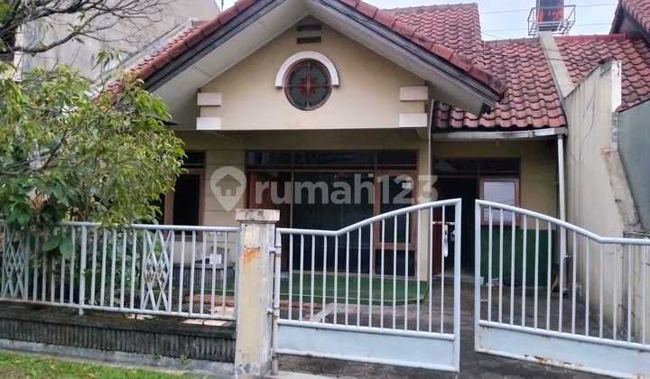 Dijual Rumah Nyaman Terawat Siap Huni Minimalis Lokasi Strategis di Batununggal Indah Bandung