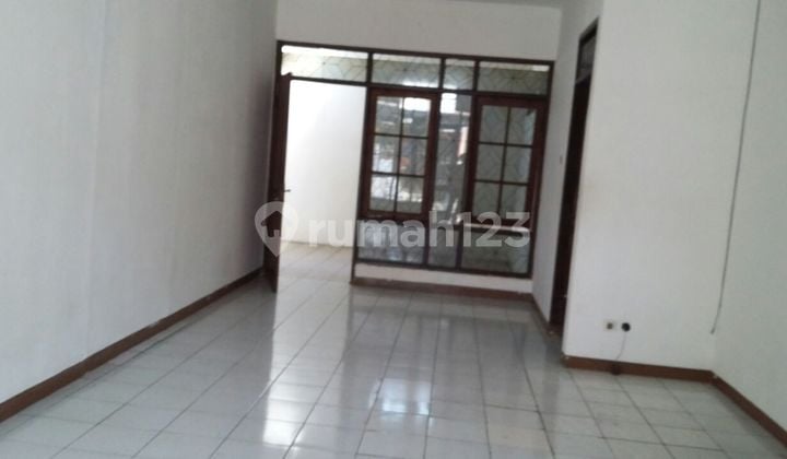 For Rent Comfortable House Ready to Occupy Strategic Location in Kopo Permai Bandung