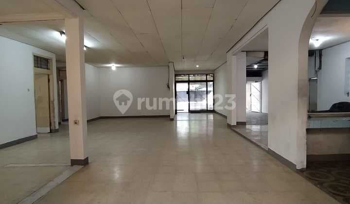 Disewakan Rumah Plus Kantor Strategis di Mainroad Holis Bandung