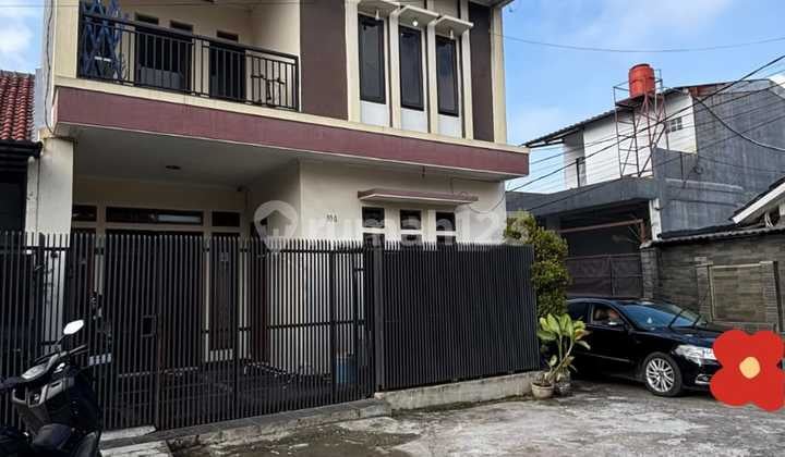 Dijual Rumah 2 Lantai Posisi Hoek Siap Huni Loasi di Taman Rahayu Bandung