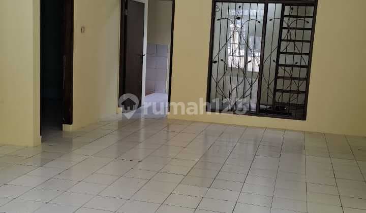 For Rent Comfortable House Ready to Use in Strategic Location at Taman Kopo Indah 3 Bandung
