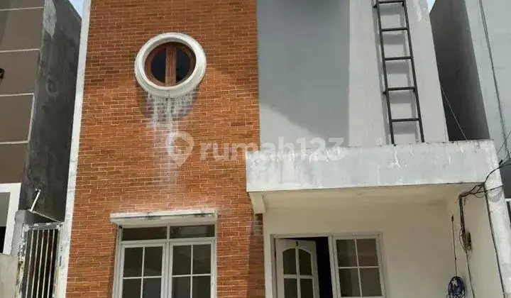 Ready-to-Move-In Comfortable 2-Storey Minimalist House for Sale in Arcamanik, Bandung