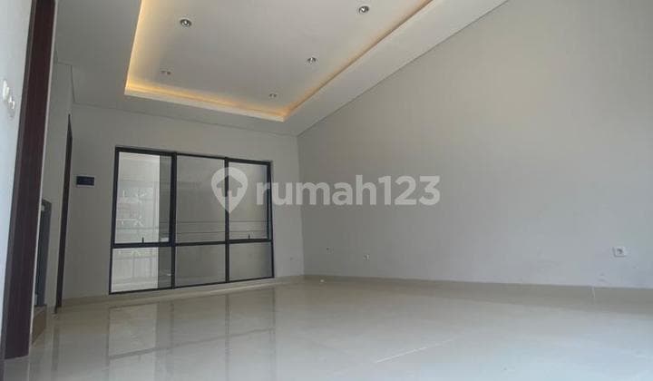 For Sale: 2 Modern Minimalist New Homes Ready to Occupy, Located in Setraduta Complex, Bandung