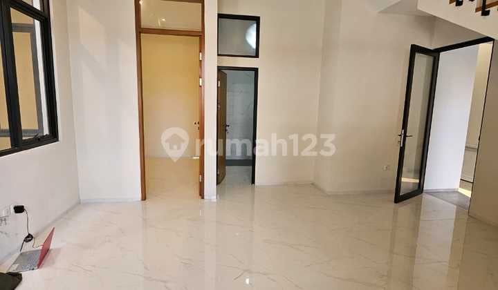 Dijual Rumah Baru Nyaman Siap Huni Minimalis Lokasi Strategis di Sekelimus Bandung