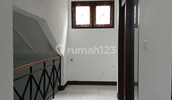 Disewakan Rumah Nyaman Siap Huni Lokasi Strategis di Komp Leuwisari Leuwipanjang Bandung