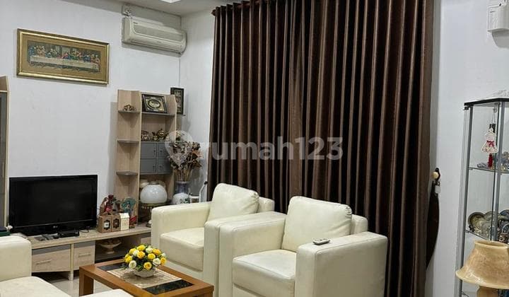 Dijual Rumah 3 Lantai Siap Huni Modern Minimalis Lokasi di Komplek Istana Pasteur Regency Bandung