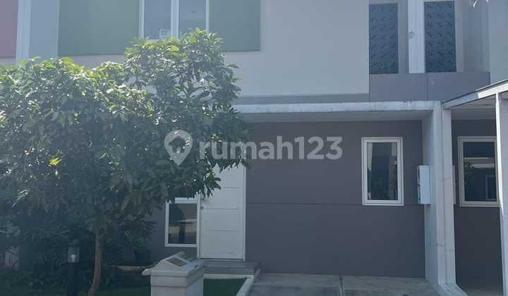 Dijual Cepat 2 Rumah 2 Lantai Rendeng di Summarecon Bandung Cluster Dayana Hunian Asri, Aman dan Nyaman Lokasi Strategis