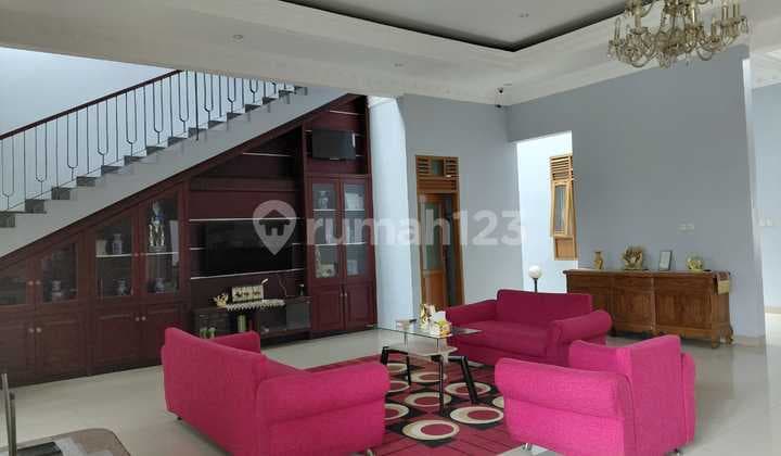 Dijual Rumah Mewah Full Furnished Siap Huni Lokasi Strategis di Sarijadi Bandung