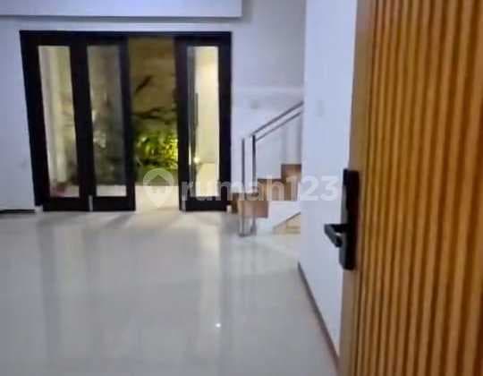 Dijual Rumah 2 Lantai Ada Rooftop Siap Huni di Bali Garden Bandung Hunian Nyaman Terawat Lokasi Strategis