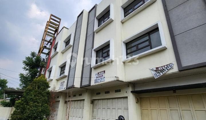 Dijual Ruko 3 Lantai Siap Pakai Cocok untuk Usaha Lokasi di Jl Rajawali Bandung