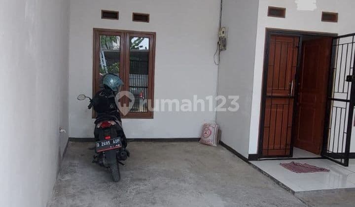 For Rent Comfortable House Ready to Occupy Strategic Location in Taman Cibaduyut Bandung