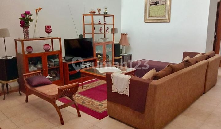 Dijual Rumah Semi Furnished Nyaman Aman Siap Huni Lokasi di Setra Duta Bandung