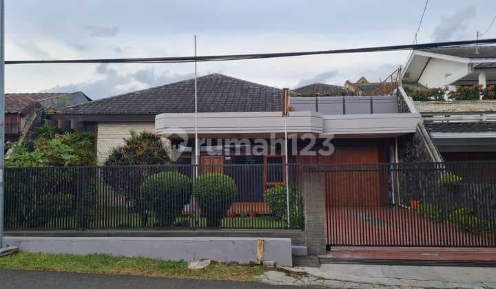 Disewakan Rumah Siap Huni Full Furnished Lokasi Strategis di Cikutra Bandung