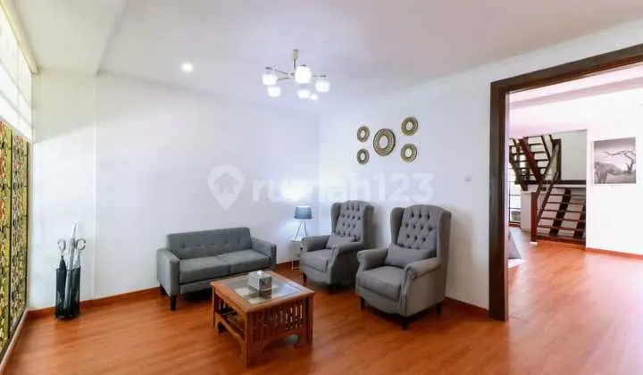 For Sale: Ready-to-Occupy Modern Minimalist Villa House, Strategic Location in Sayap Dago, Bandung