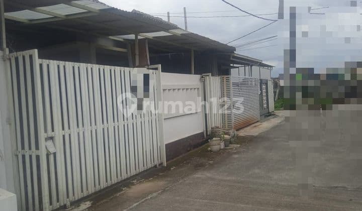 A comfortable, well-maintained ready-to-occupy house for sale located in Taman Cibaduyut Indah 2, Bandung.