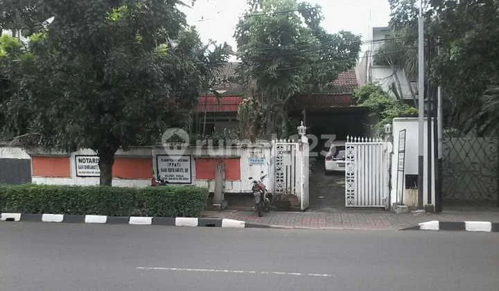 Dijual Rumah di Jalan Boulevard Kebayoran Baru Jakarta Selatan Dijual Rumah di Jalan Boulevard Kebayoran Baru Jakarta Selatan