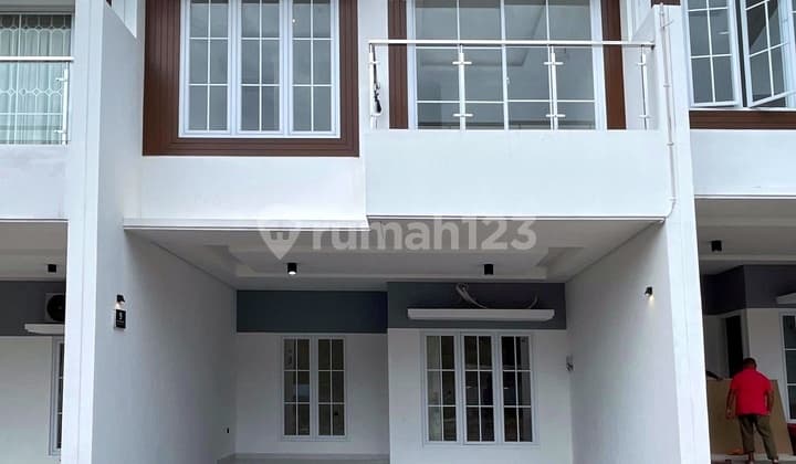 Rumah Baru Modern Dalam Cluster Akses Strategis di Kebagusan