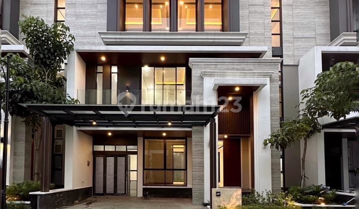 Rumah Baru Mewah Dalam Townhouse Lokasi Strategis di Cilandak