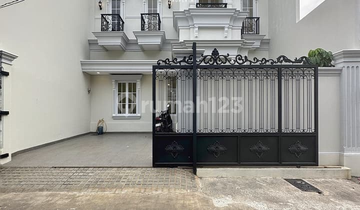 Rumah Baru Mewah Modern Dalam Komplek Lokasi Strategis di Joglo