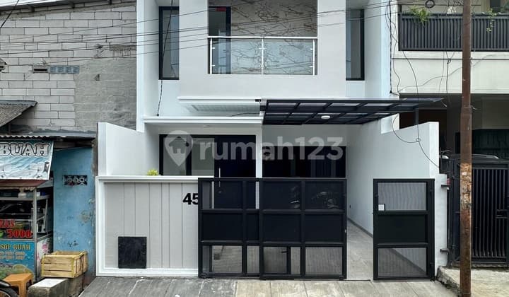 Rumah Baru Mewah Modern Akses Strategis di Mampang Prapatan
