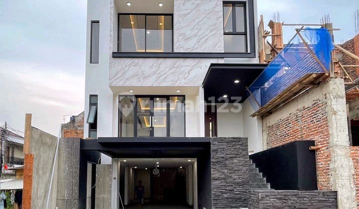 Rumah Baru Mewah Dalam Cluster Akses Strategis di Jagakarsa