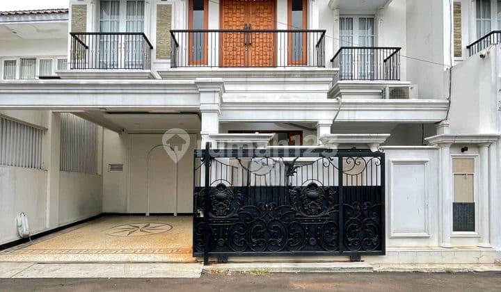 Rumah Baru Mewah Semi Furnished Lokasi Strategis di Kebagusan