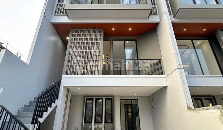 Rumah Baru Mewah Lokasi Strategis Dalam Cluster di Jagakarsa