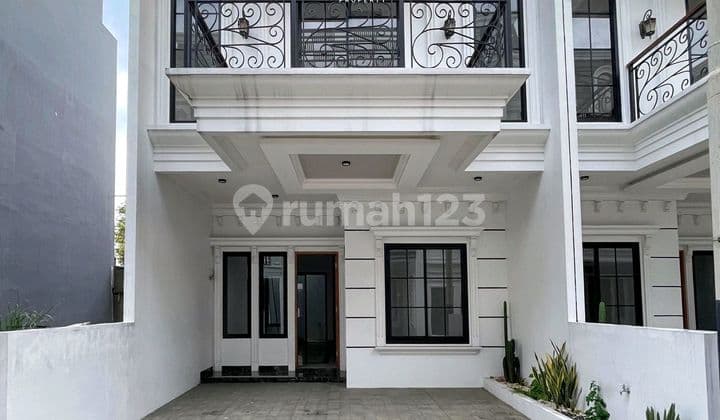 Rumah Baru Mewah Dalam Cluster Pinggir Jalan Di Jagakarsa